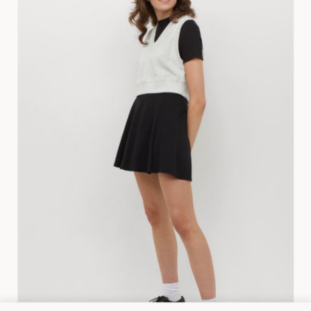 Divided By H&M Black Circle Mini Skirt Size Large.